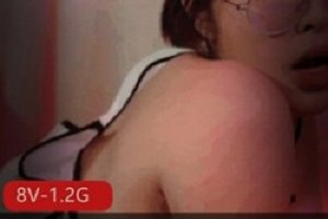 精选【极品震撼首发】嫩模气质眼镜娘无底线尺度