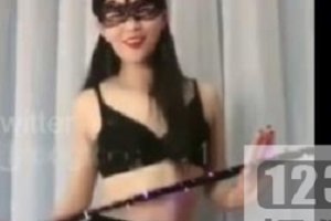 精选自行打包_抖音128万粉丝主播（OL御姐肖潇）光PP撅臀_