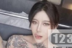 精选万人求购火爆一时的某推网红龙猫夫妇