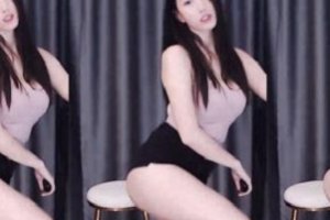 精选斗鱼小小玉酱私人群热舞