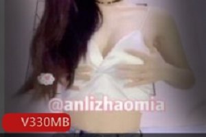 精选外网资源《牛仔美女》作品