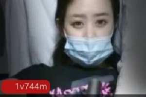 精选小成熟主妇蒙眼紫薇_，翘起极品美臀对着镜头后面playC的直叫受不了