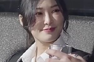 国产麻豆3部+可爱妹子带着尾巴