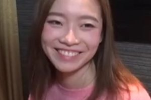 19岁超嫩白妹大秀