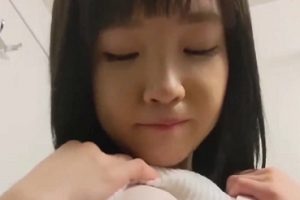 极品妹子在厕所被爆炒