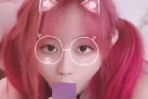 虎牙网红<不见星空>拉拉队队长用身体给你加油