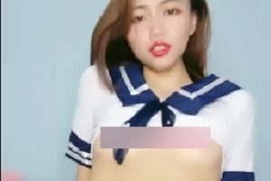 天花板-水手服学妹足技一流