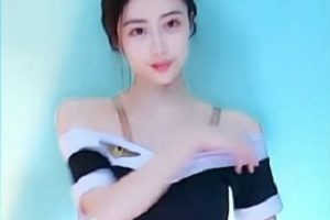 虎牙网红-CC私密直播房内互动抖臀zou guang