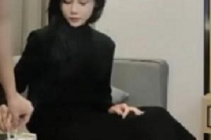 《步宾探花》说报警吓哭极品小姐姐