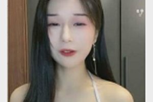 绿播高颜值有尺度完美女神（七月、野原小兔）为什么下水了？