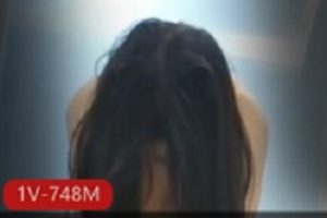 精东影业丑陋中年大叔竟然能攀上年轻嫩妹子，大叔抱得美人归以后开心的笑了 [1V-748M]