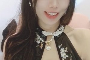 SP站笑起来非常甜美的女神（Swag_SASA），携闺蜜穿性感短裙给粉丝带来绝佳的视觉体验42v-35G