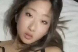 OnlyFans上的宝藏嫩模，苦等男友的故事