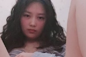 高颜值眼镜妹释放学业压力的极度反差，精选汇总