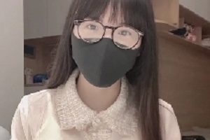 超美女神的反差眼镜