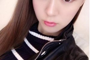 立花瑠莉牛仔裤破洞款