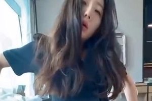 精选警花张津瑜在吃瓜视频中的表现