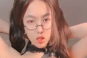 精选尤物眼镜酥酥M豆礼包,1.8G百度AI内释玩乐展示