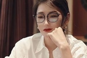 超人气自拍小江疏影最新合集1V389M，时长25分，合作棒棒糖，特写精彩！