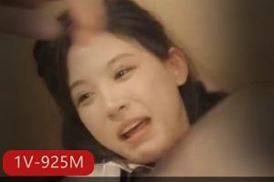 麻豆四人游艾鲤雯雯最新合集1V925M，学生装自拍，时长37分