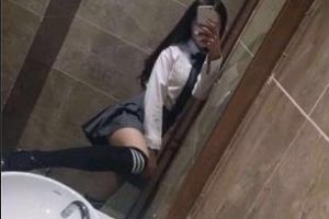 虎牙超高人气清秀可人白罗莉最新合集37V9.5G，宅男粉的女神小清殿下