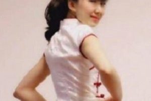 奇妙独家龙珠TV超级反差孙滢心二部合集34V1.3G，银行妹子的直播之路