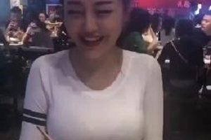 盘点趣味饭馆餐桌行为最新合集1V1G，欢乐瞬间集锦