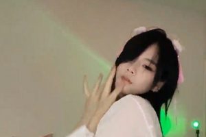 半糖琪琪定制热舞合集52部5.1G黑长直白丝薄纱扭胯带感含办公室睡衣打架题材老司机优选