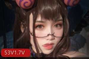 蜜桃臀月月酱推特COS视频53部1.7G珍藏版