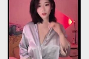 半糖琪琪精简舞蹈52部4.9G车灯晃眼