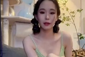 易直播宵夜露脸反差福利视频11部800M太会撩了