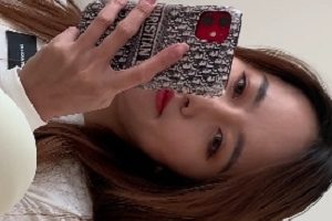 街拍蜜桃女神小雅紧身裤诱惑单部8.17G极致曲线