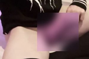 1.8GP站伪娘别样风情视频1V韵味撩人
